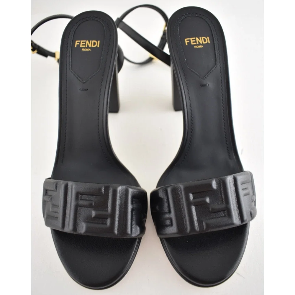 Fendi delfina sandal